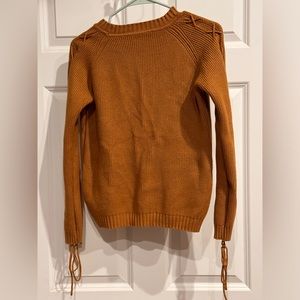 What a great sweater. Super comfy and fun sleeve detail.